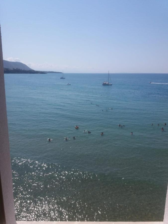 Lavatoioflats Casa Sul Mare E Sul Lavatoio Medievale A Cefalu Bagian luar foto